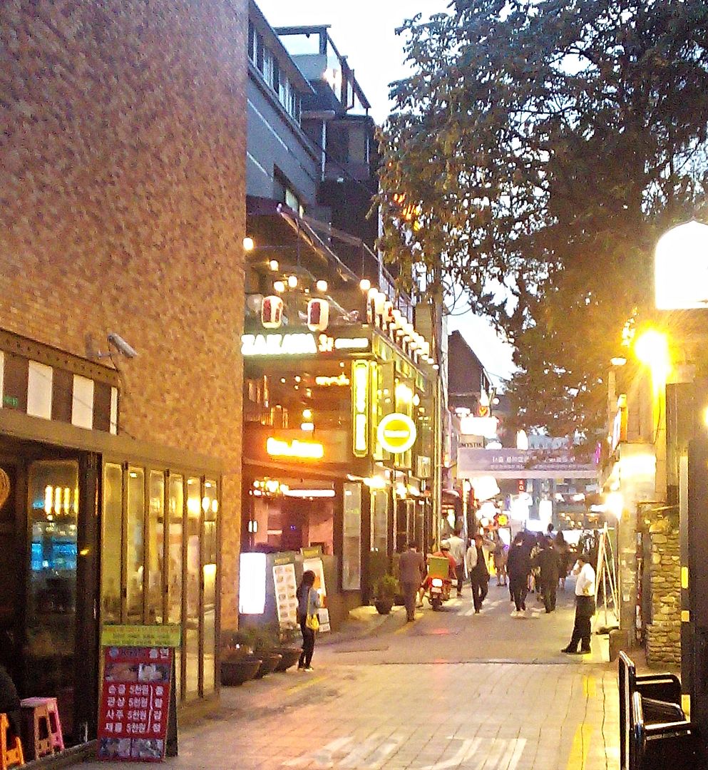 Itaewon bars restaurants Five Star Vagabond