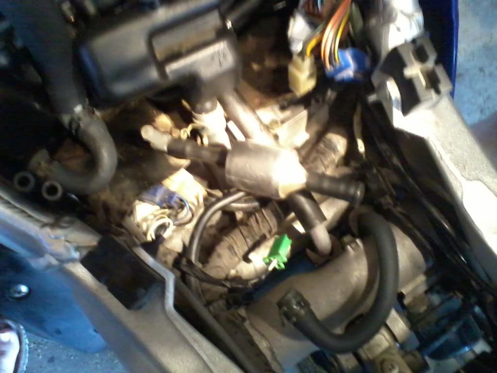 fuel line/intake tube routing Yamaha R6 Forum YZFR6 Forums