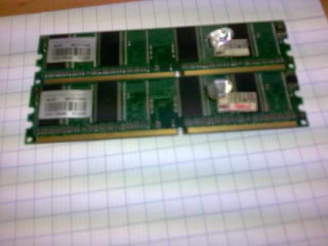 Đấu Giá 2 cây Ram 256MB bus 400...END 22h59' 10-07-2010 - 1