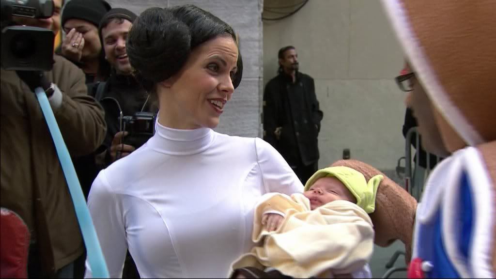 baby princess leia costume. She even brought out the aby