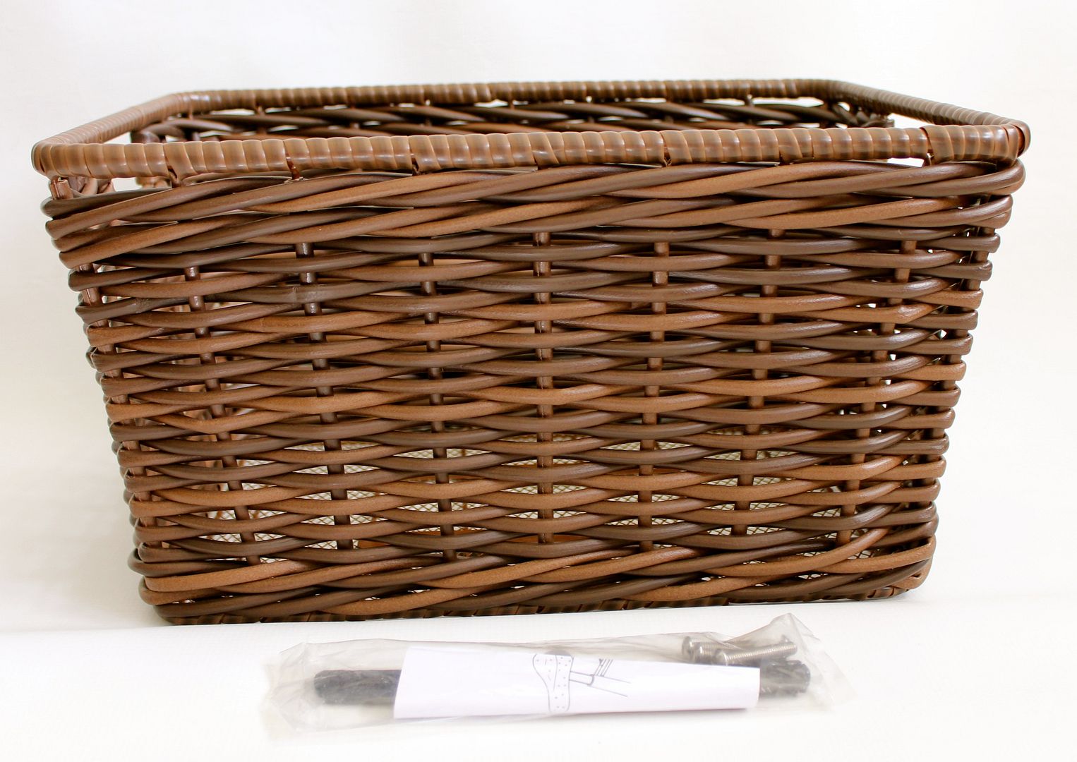 BROWN RATTAN REAR CARRY BASKET RACK LADIES RETRO VINTAGE BICYCLES BIKES