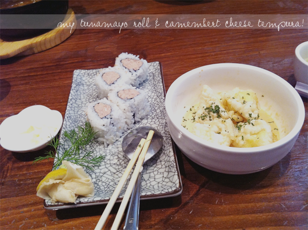 Ordered this on impulse! Was delicious!! Rich, and probably packed full of fat and calories and such, but delicious nonetheless. :) Terence and some friends strolled in later and he ordered one too!! Woo, food buddies and such. ^.^