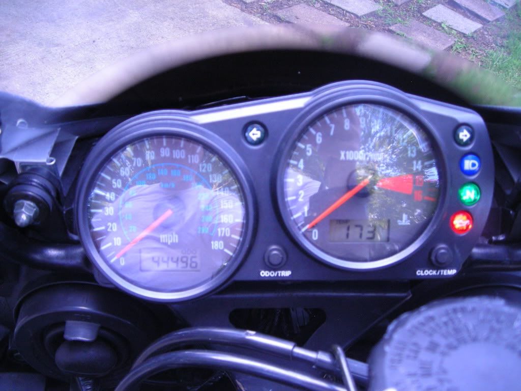 http://i214.photobucket.com/albums/cc19/mikekaiser/Misc%20Bike%20Pics/DSCN3957.jpg