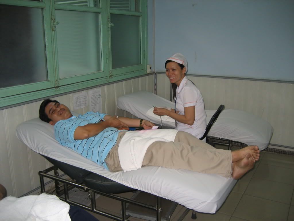 Hiến Máu định kỳ: Nhuộm đỏ ngày Chủ Nhật 10/01/2010... - 1