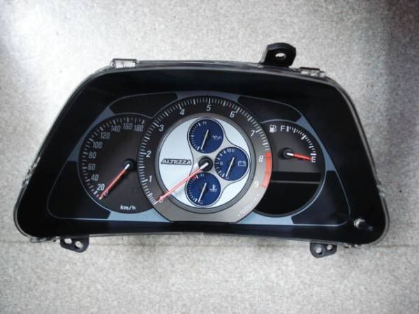 Anyone know what model Altezza has this dash Posted Image 
