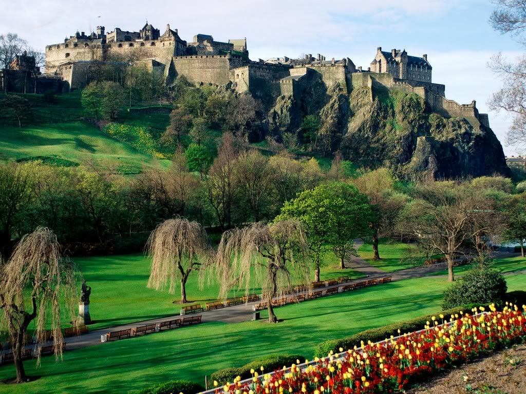 EdinburghCastleEdinburghScotland.jpg