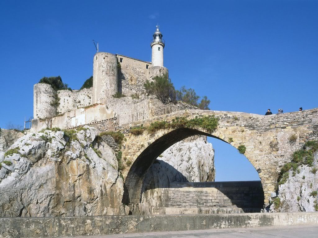 CastillodeSantaAnaCastro-UrdialesCa.jpg