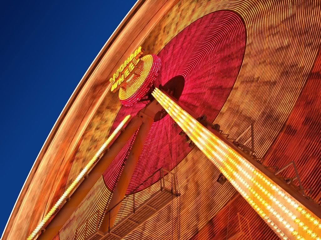 WonderWheelDuesseldorfGermany.jpg