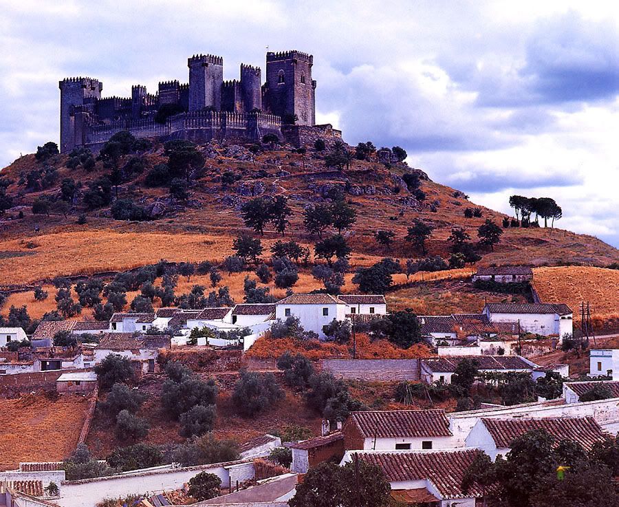 AlmodovarCastleCordobaSpain.jpg