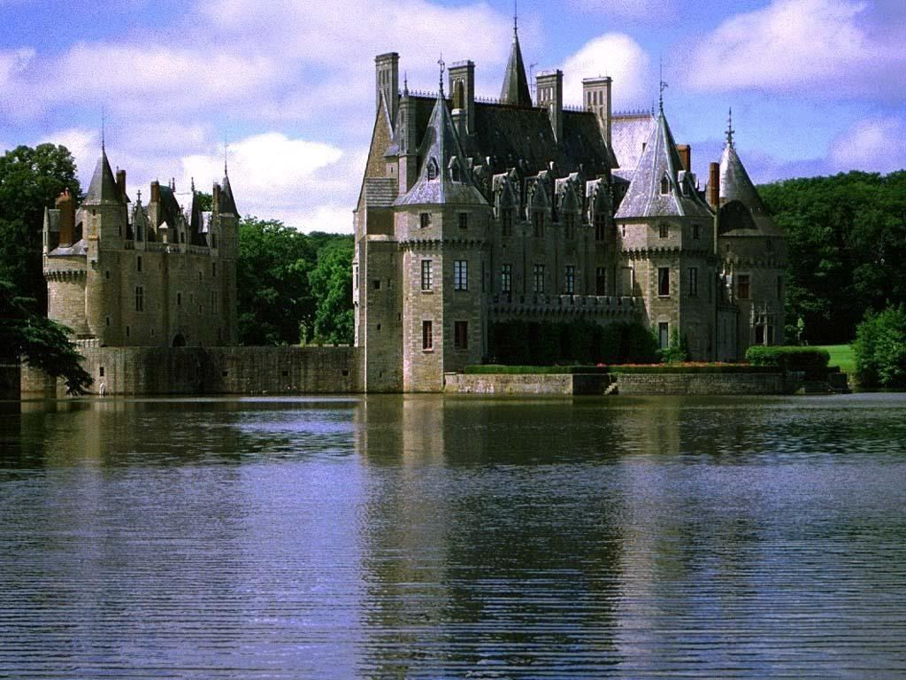 BretescheCastleFrance.jpg