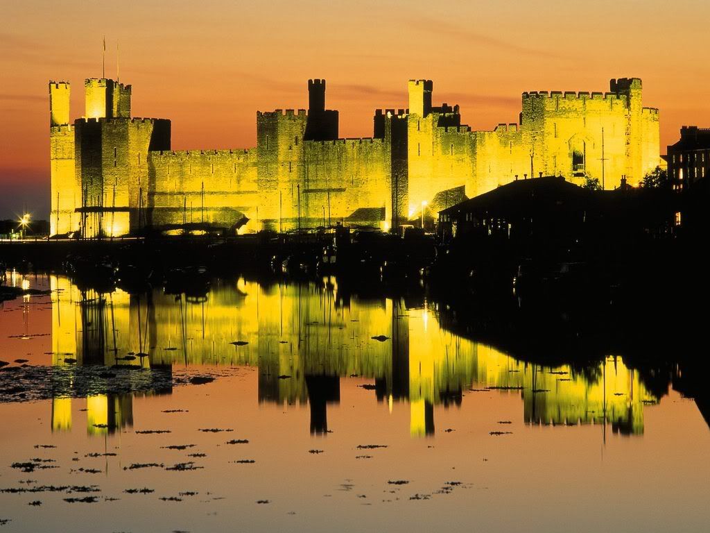 CaernarfonCastleWalesUnitedKingdom.jpg