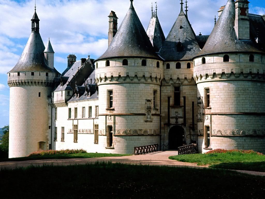 ChaumontCastleFrance.jpg