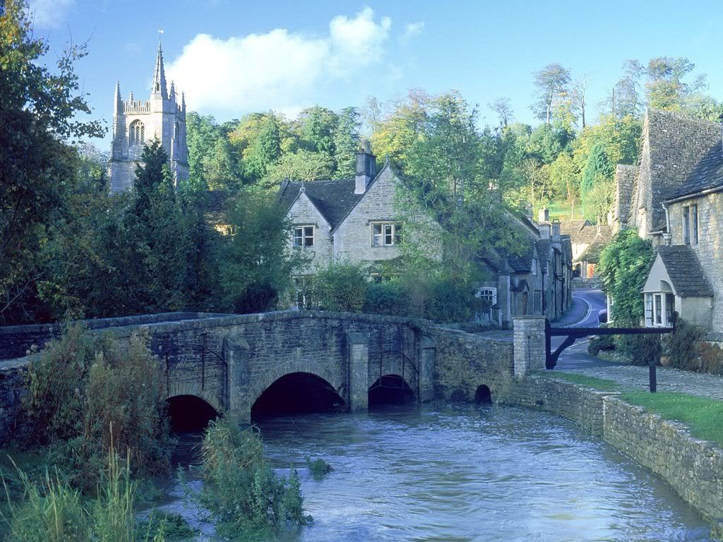 CombeCastleCotswoldsEngland.jpg