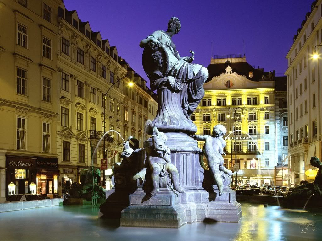 DonnerbrunnenFountainViennaAustria.jpg