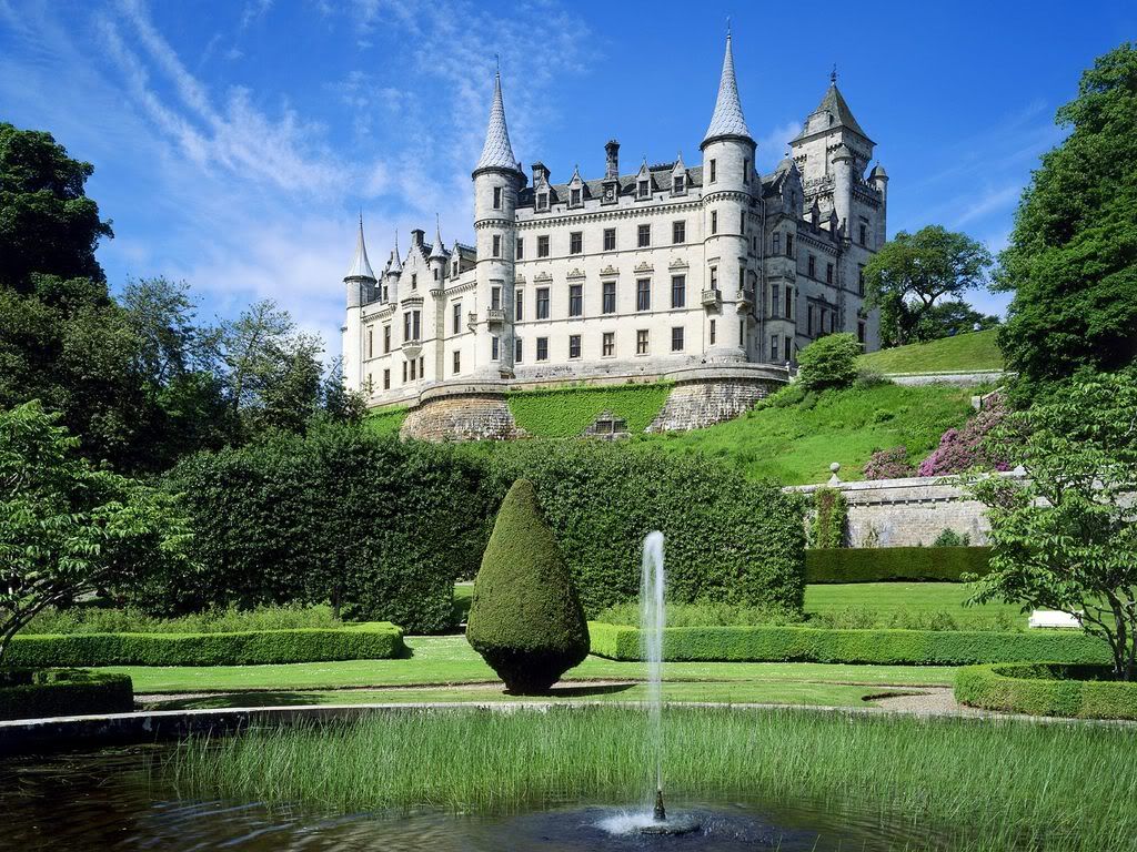DunrobinCastleHighlandScotland.jpg