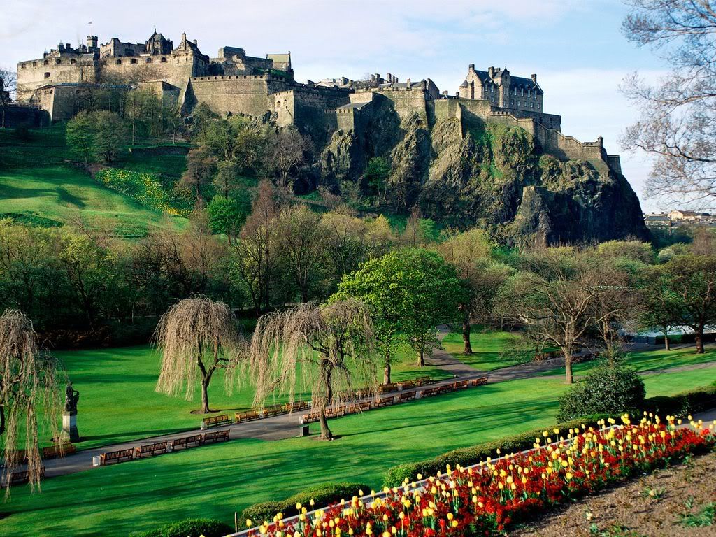EdinburghCastleEdinburghScotland.jpg