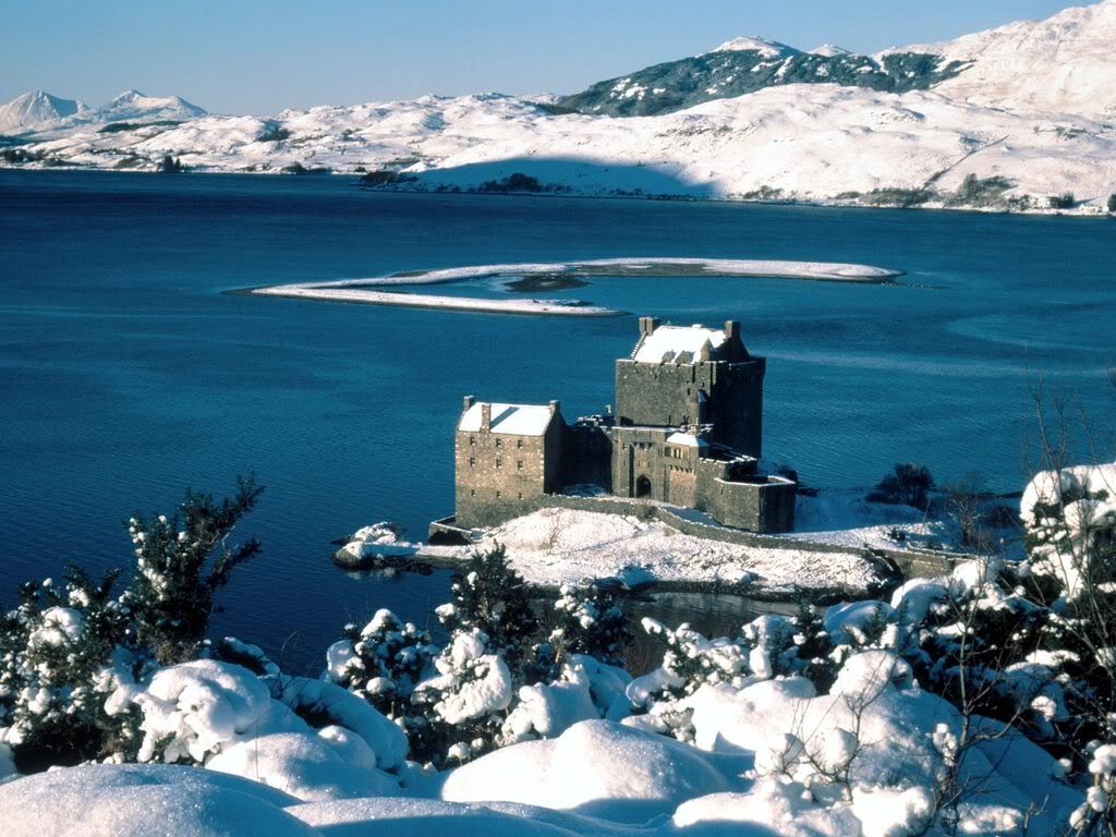 EileanDonanCastleLochDuichScotland3.jpg