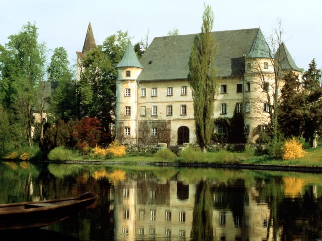 HagenauCastleAustria.jpg