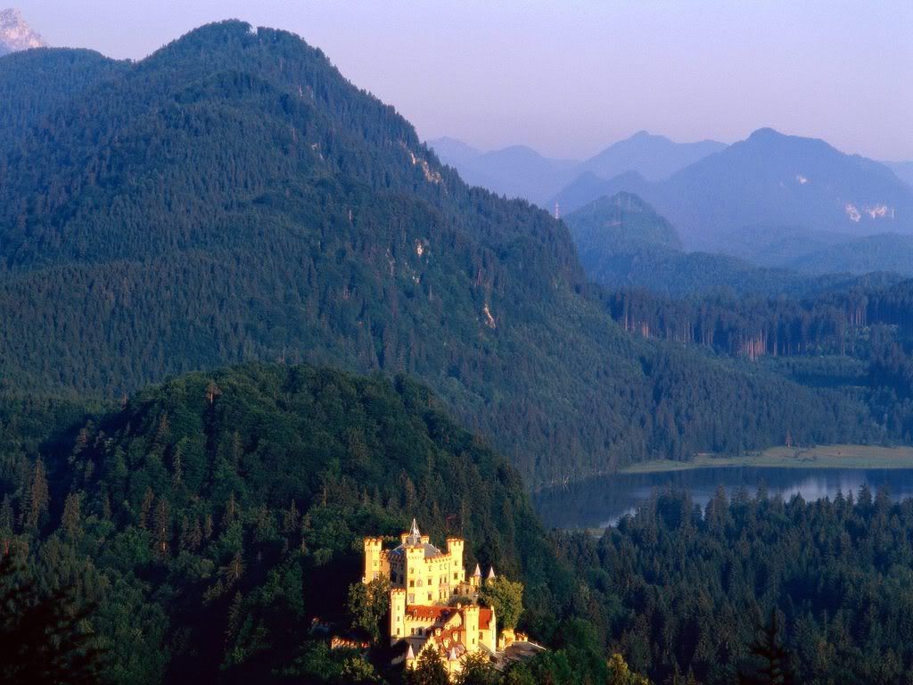 HohenschwangauCastleBavariaGermany1.jpg