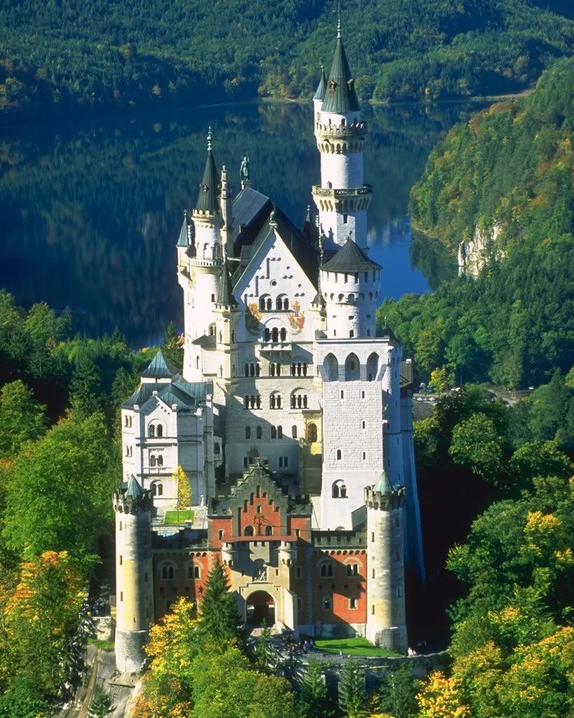 NeuschwansteinCastleBavariaGerma-3.jpg