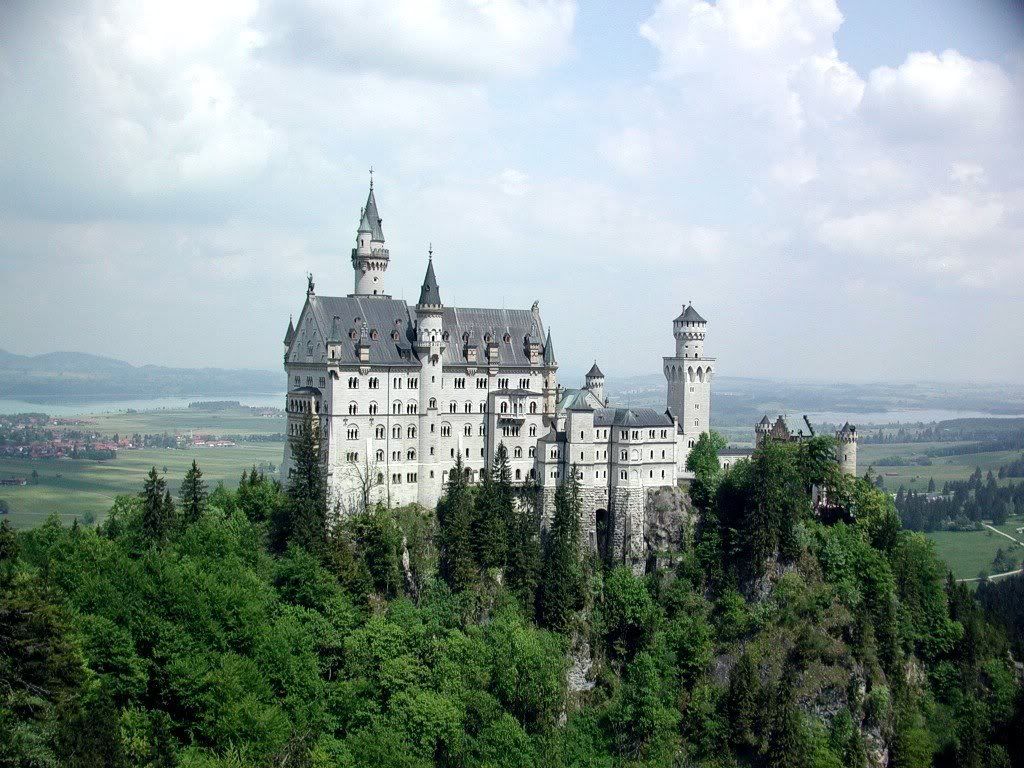 NeuschwansteinCastleBavariaGerma-5.jpg