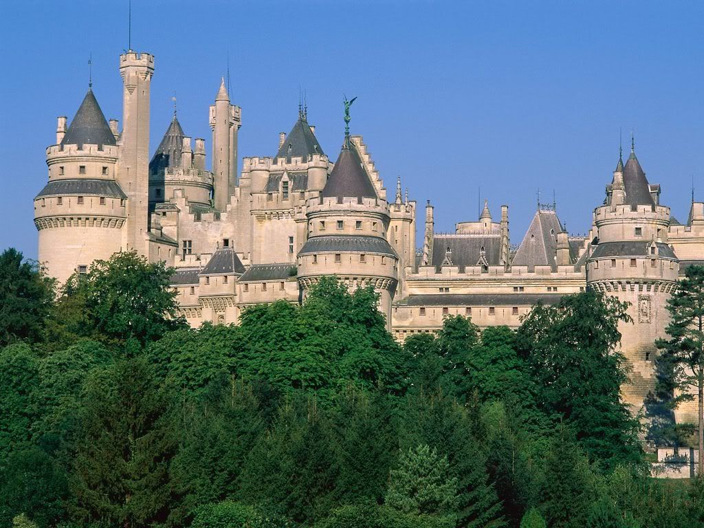 PierrefondsCastleFrance.jpg