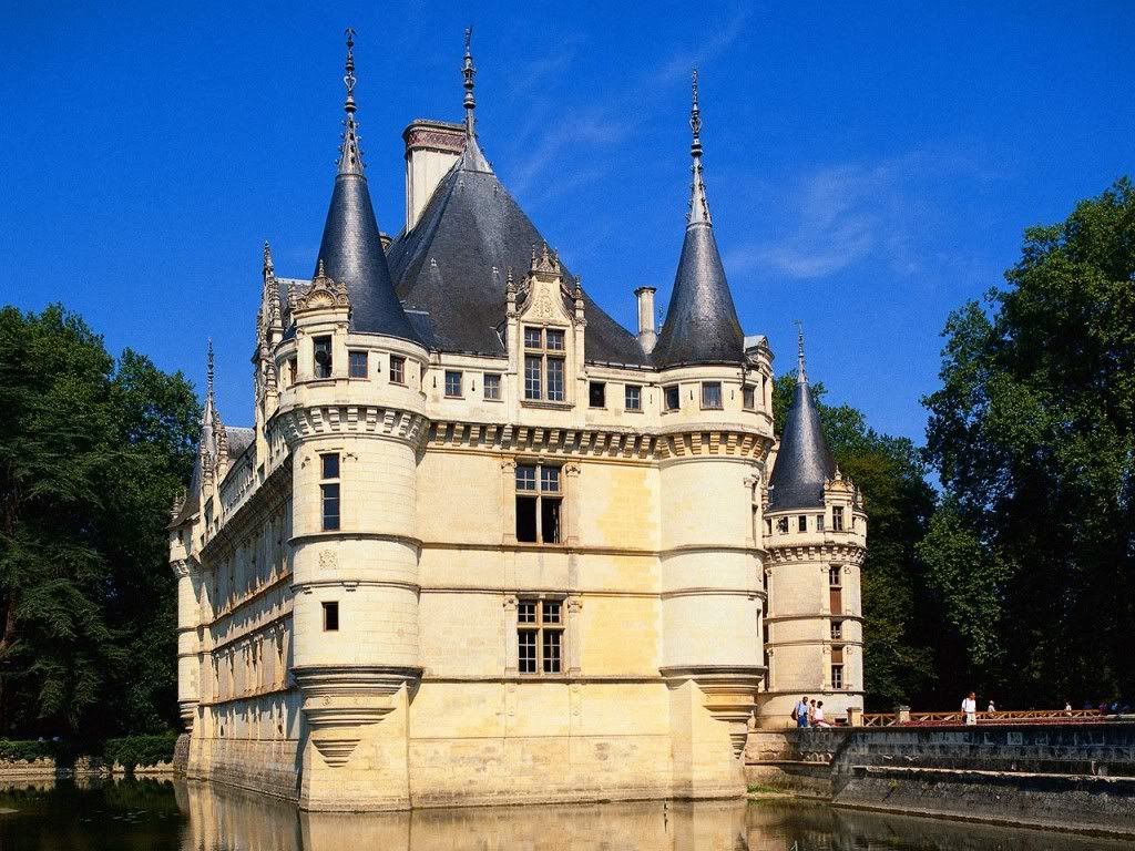 RideauCastleFrance.jpg