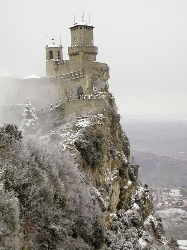 SanMarinoCastle.jpg