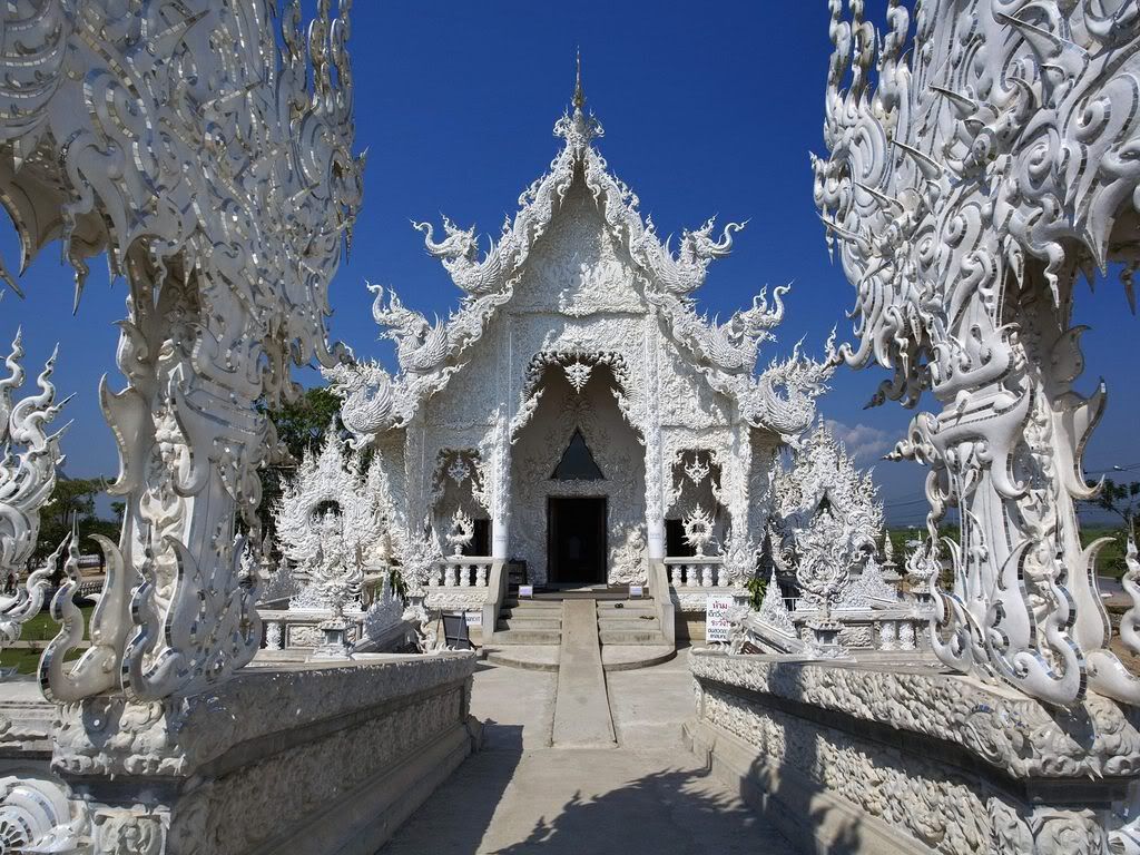 WatRongKhunTempleChiangRaiProvinceT.jpg