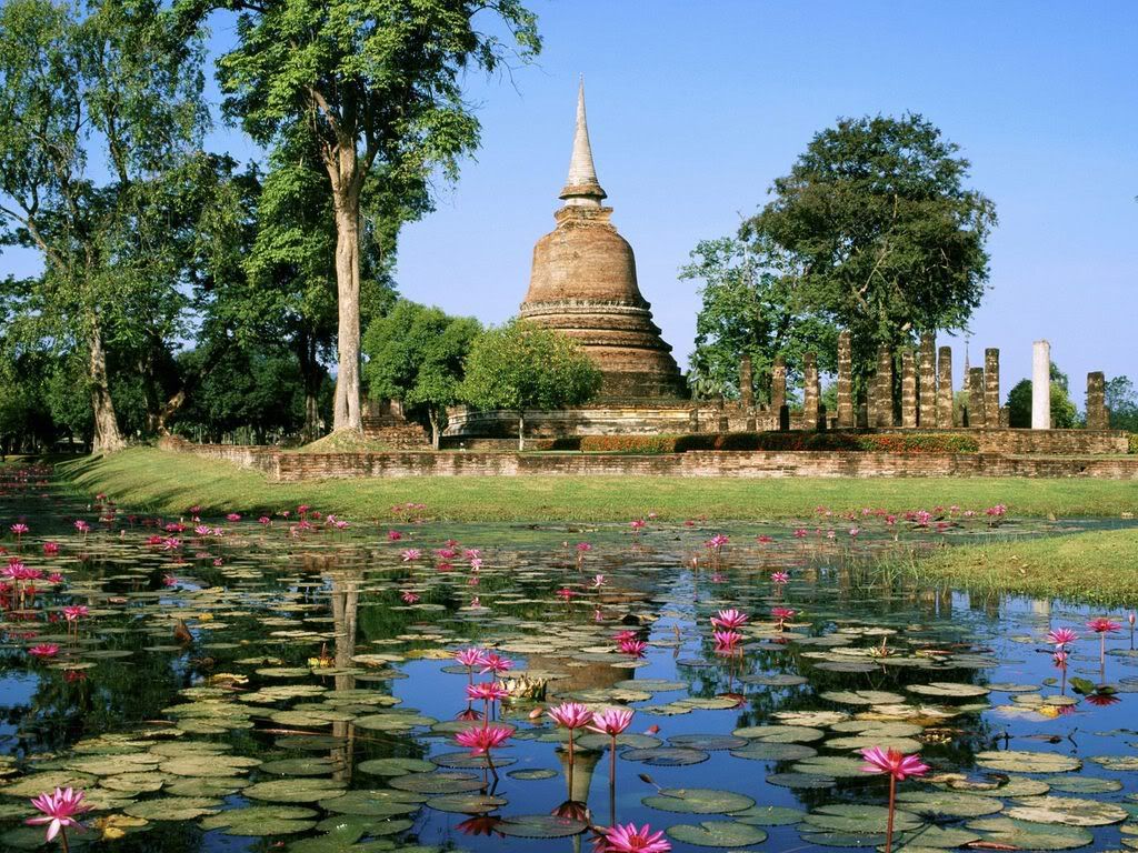 WatSaSiSukhothaiHistoricalParkThail.jpg