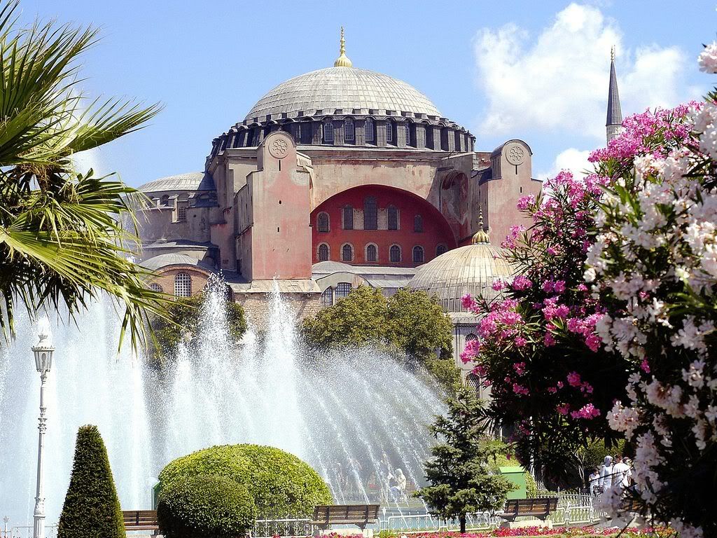 HagiaSofiaIstanbulTurkey.jpg