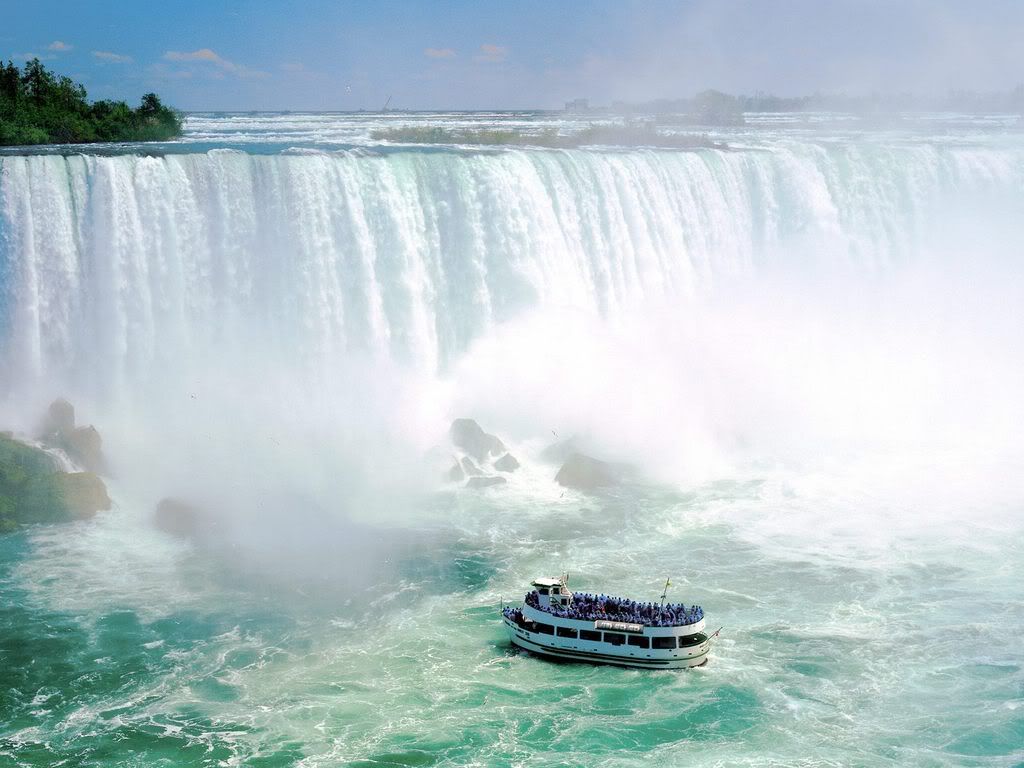 MaidoftheMistVIINiagaraFallsOntario.jpg