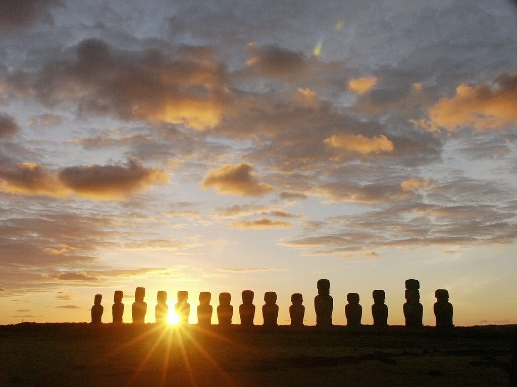 MoaisatDawnAhuTongarikiEasterIsland.jpg