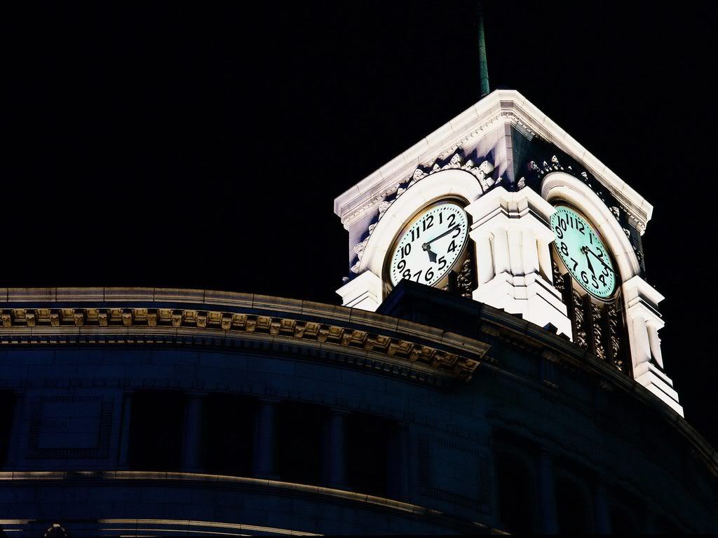 RoofClockWakoDepartmentStoreTokyoJa.jpg