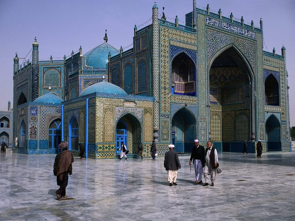 ShrineofHazratAliMazar-eSharifBalkh.jpg